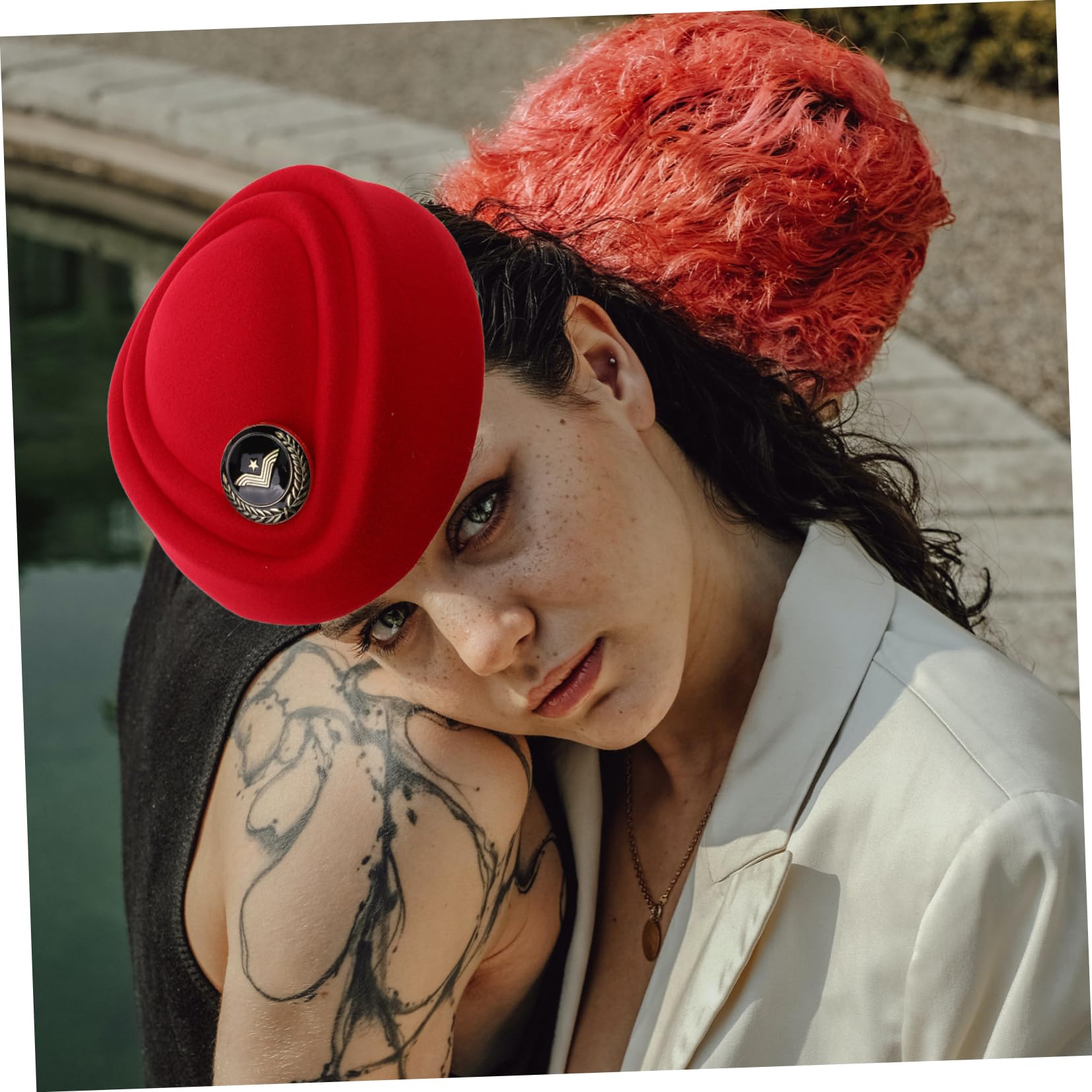 VALICLUD Sombrero de azafata Gorras Sombrero de Cosplay de Fiesta de Asistente de Vuelo Gorro de azafata Sombreros de azafata para Mujer Sombrero de Boina sintió Rojo