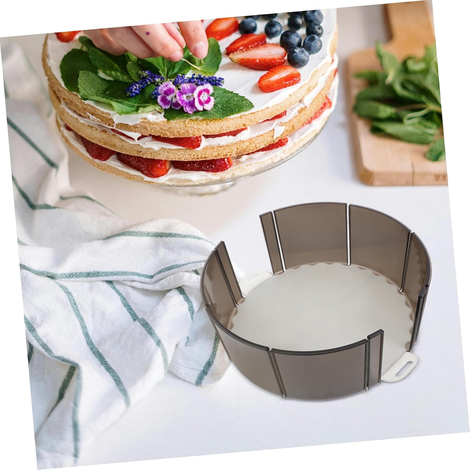 LABRIMP 8pieces Cake Server and Divider Cutter Marker Efficient Cake Slicing Tool for Even Portions Weddings Parties and Baking Easy to Use and Clean