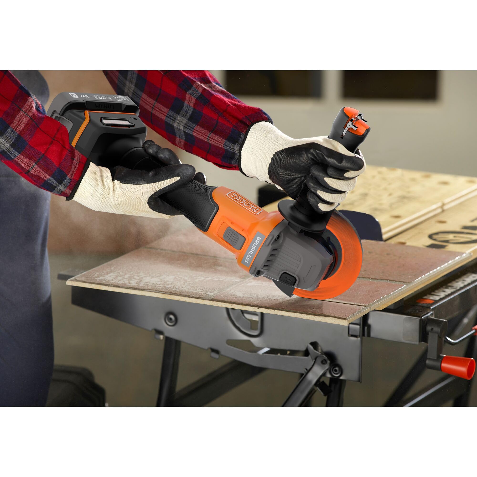 BLACK+DECKER Smerigliatrice a Batteria senza Spazzole da 18 V, 115 cm, Nuda, BCG6L8N-XJ