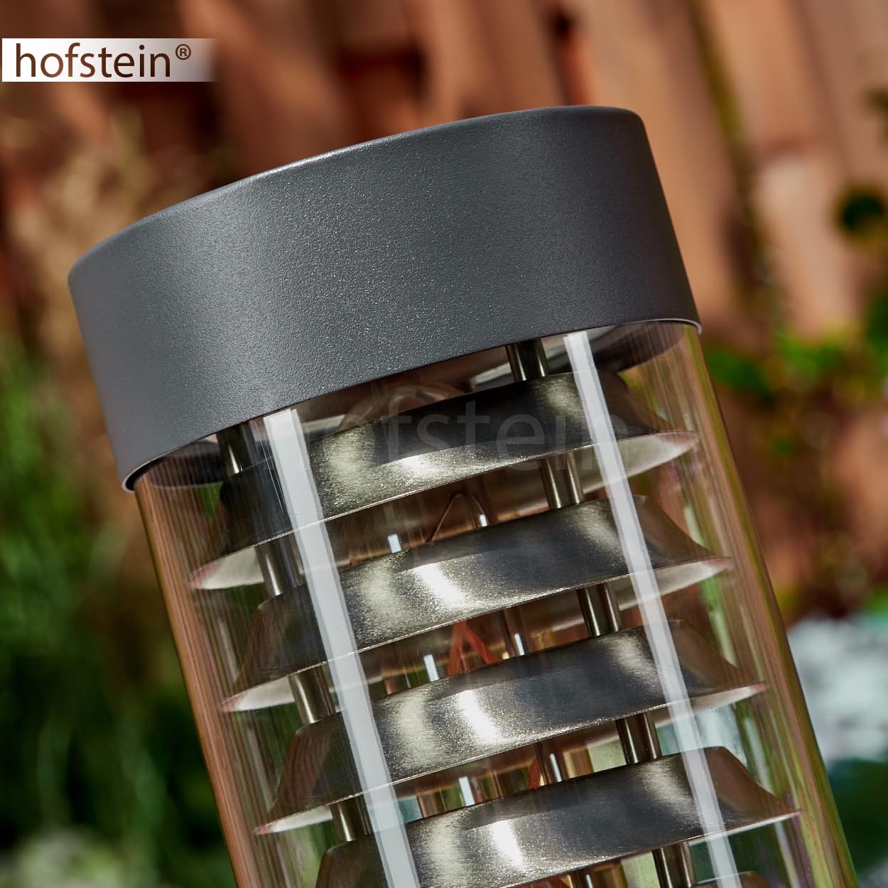 HOFSTEIN Wegeleuchte Dakar, Außenwegeleuchte mit Bewegungsmelder und 2 Steckdosen aus Metall/Kunststoff in Anthrazit/Klar, Außenleuchte für Garten, Außenbereich, Hof, Terrasse, Höhe 40 cm, E27, IP44