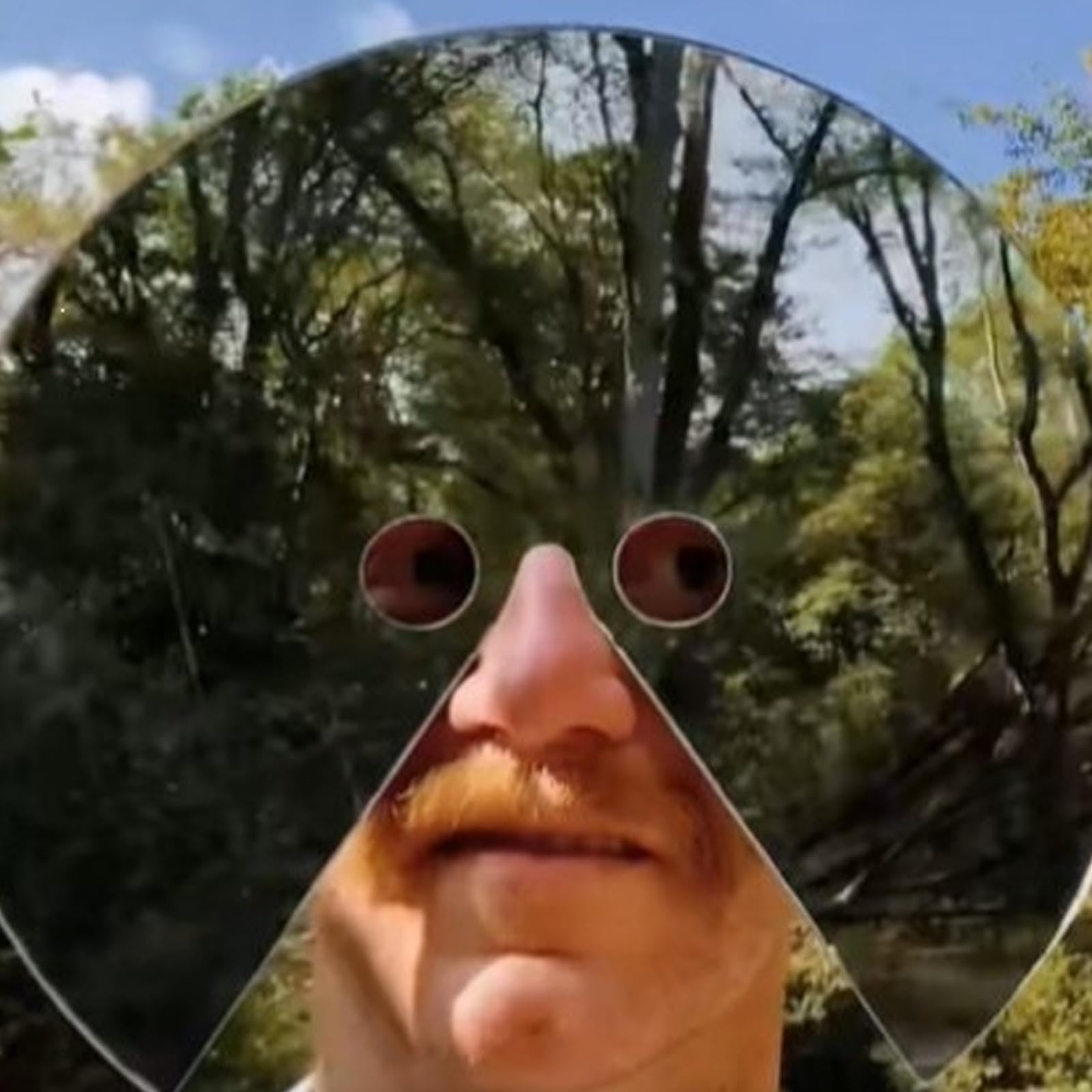 Mirror Mask - What I'm Looking At | Specchio da Testa Anti-Selfie | Mostra il Punto di Vista di Chi lo Indossa | Riflette Luce e Movimento | Accessorio Creativo per Fotografia e Video Arte (1pcs)