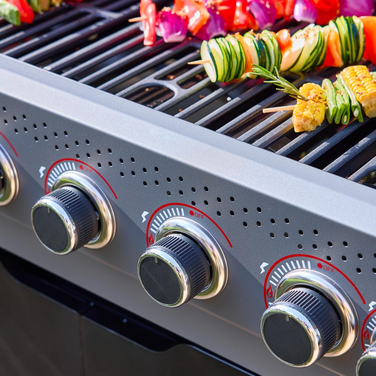 sweeek - Barbecue au gaz Edmond noir - 6 brûleurs + 1 feu latéral. avec thermomètre. L 132x P62 x H143 cm