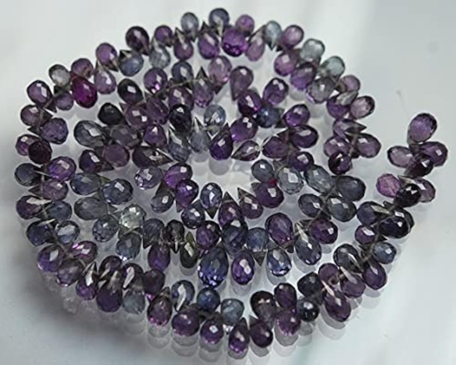 Quartz corindon briolette haut de gamme pour création de bijoux fins