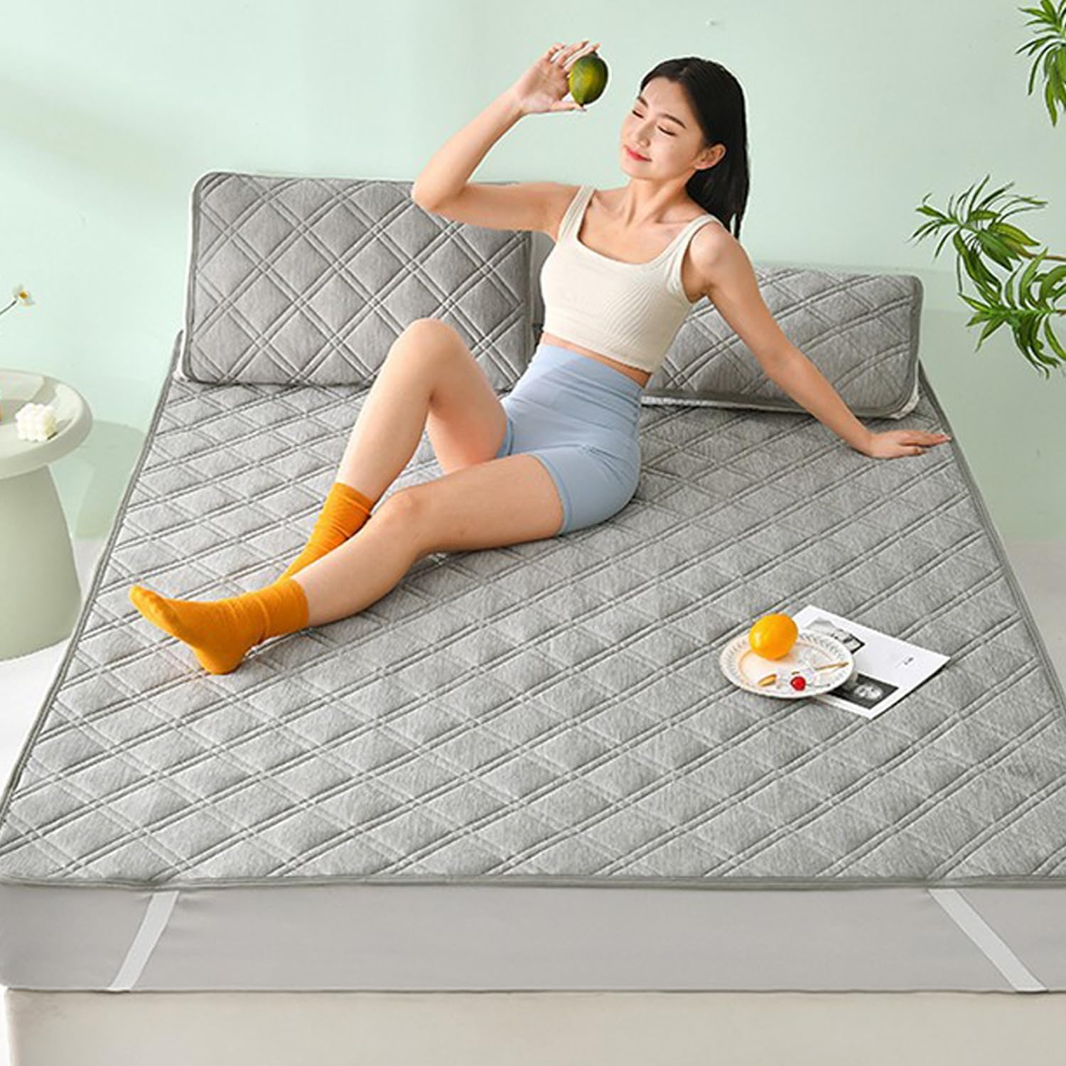 Queen Size Cooling Mattress Protector Pad Bed Cover with 4 Straps Cooling Mattress Topper Japanese Style Thin Floor Mattress Breathable Soft Mattress Cover Camping,Gray,1.5 * 2m(queen)