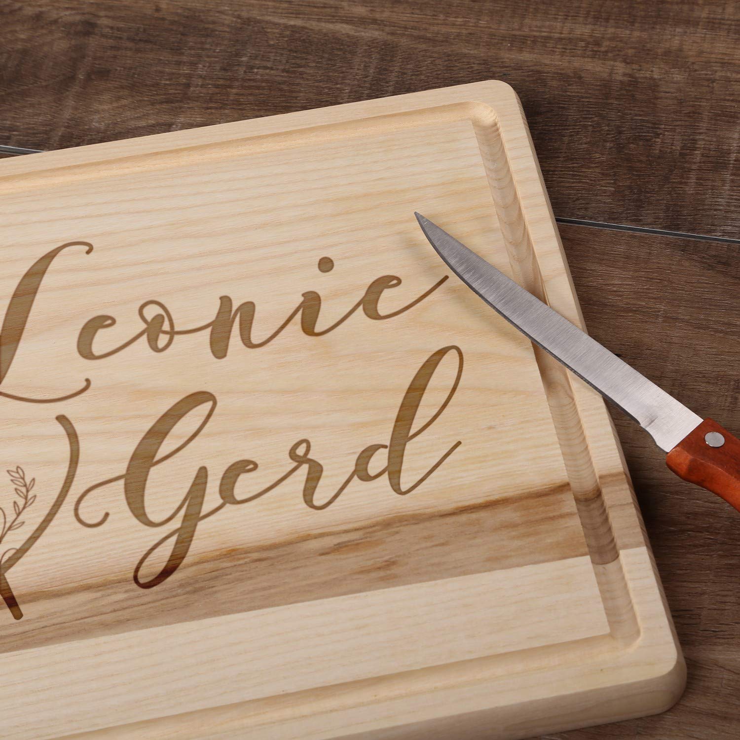 FORYOU24 Holz Schneidebrett hell mit Gravur Motiv 07 - personalisiert mit Wunsch-Namen Küchenbrett graviert als Geschenkidee zur Hochzeit