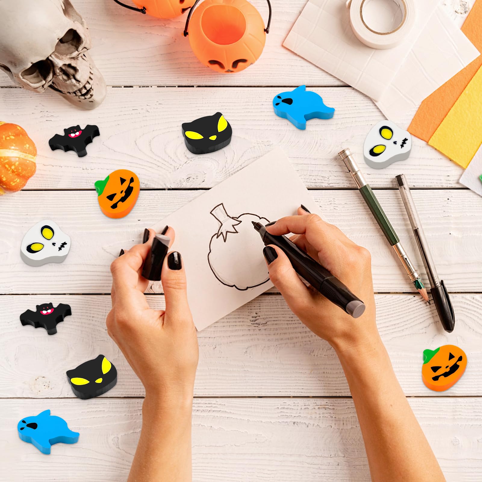 50 Mini Gomme da Cancellare per Halloween - Forma Zucca e Teschio per Bambini - Regalino Ufficio e Cancelleria