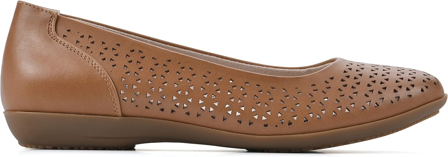CLIFFS BY WHITE MOUNTAIN Women's Cindy Cushioned Ballet Flat