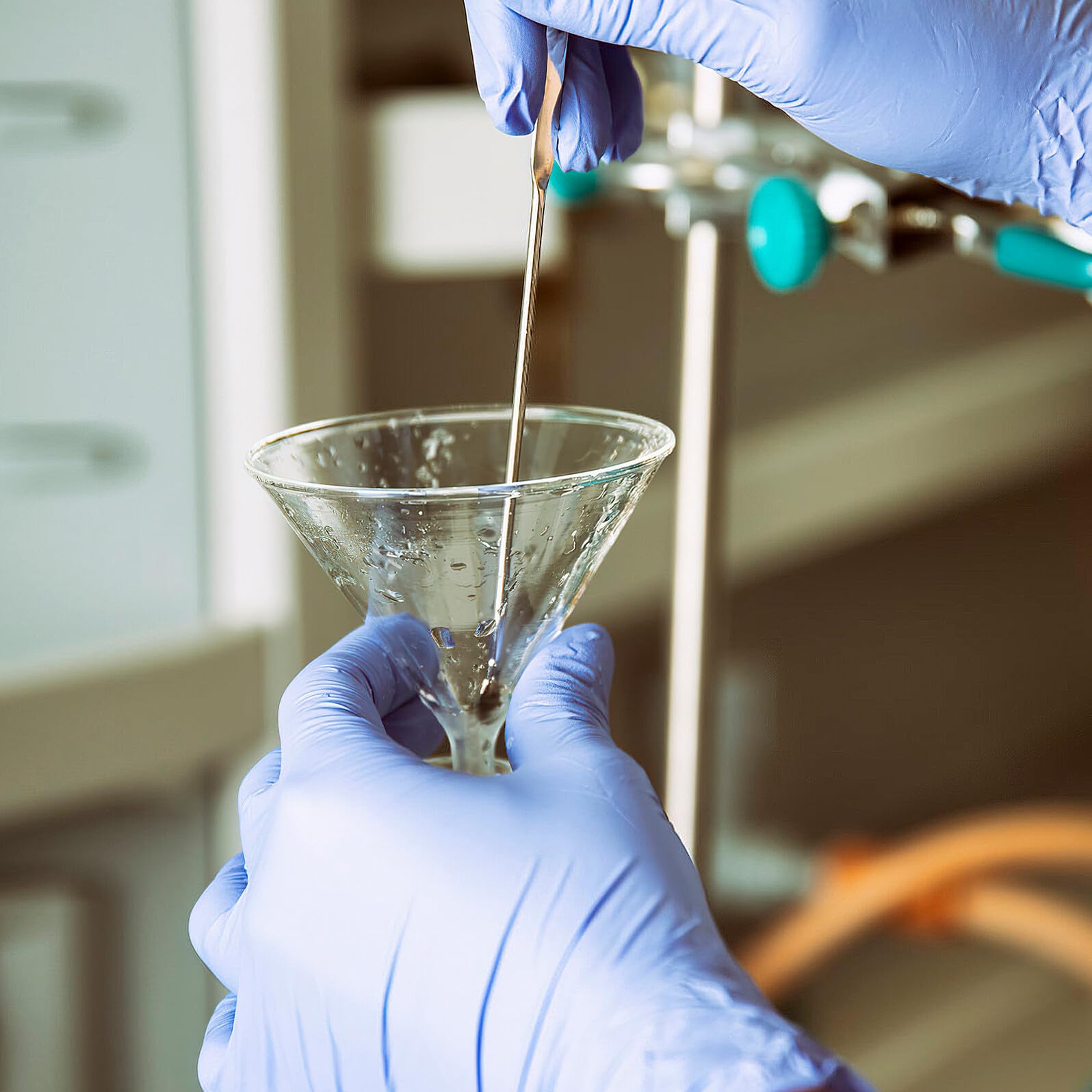 5 piezas Embudo de Vidrio para Laboratorio Embudo de con Tallo Resistente Químicos y Choque Térmico Ángulo para Filtrado Preciso Equipo de Cristalería Analítica
