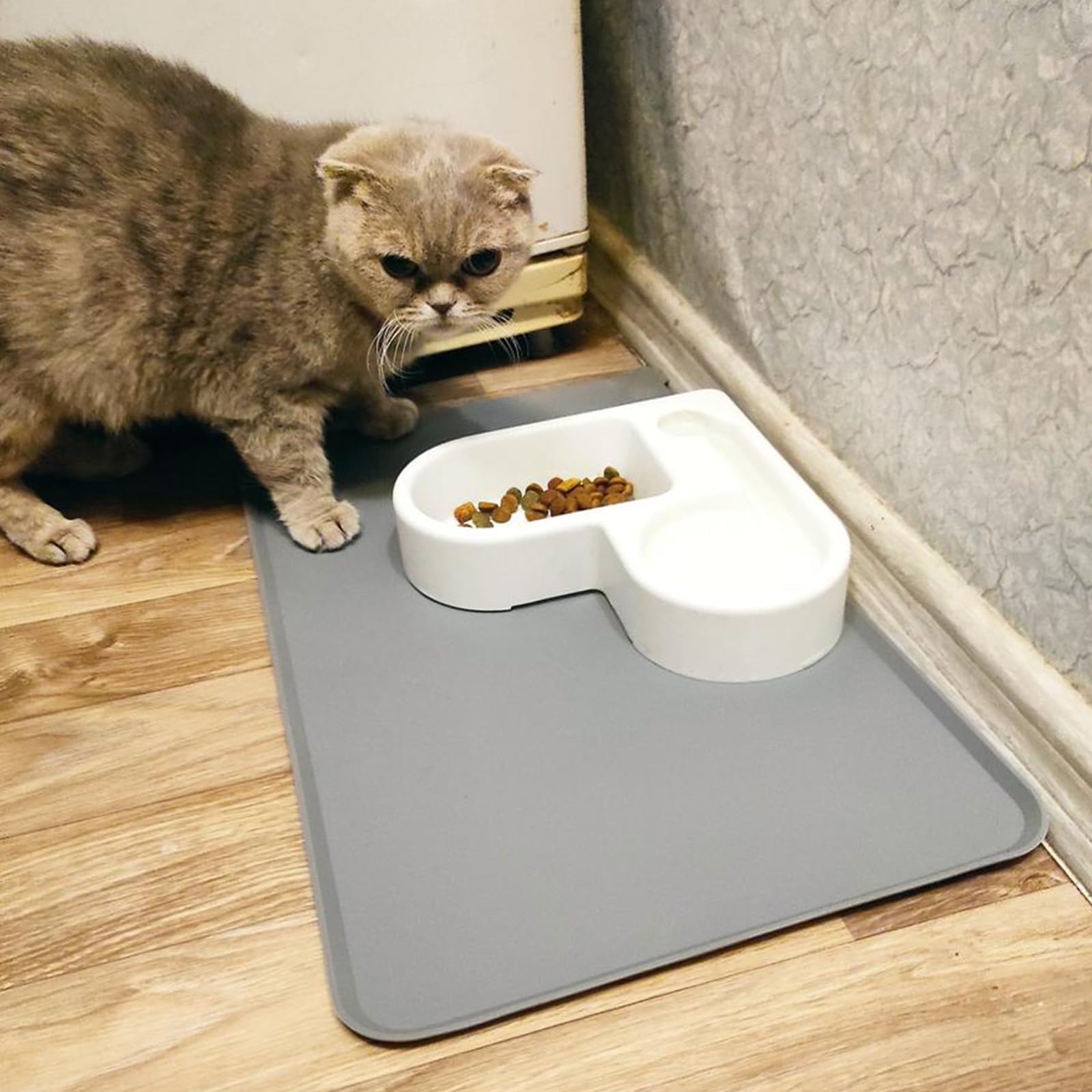 Cat & Dog Feeding Mat, Waterproof Pet Feeding Mat, Non-slip Sillicone Food Mat for Cats and Dogs(48X30CM) — view 7