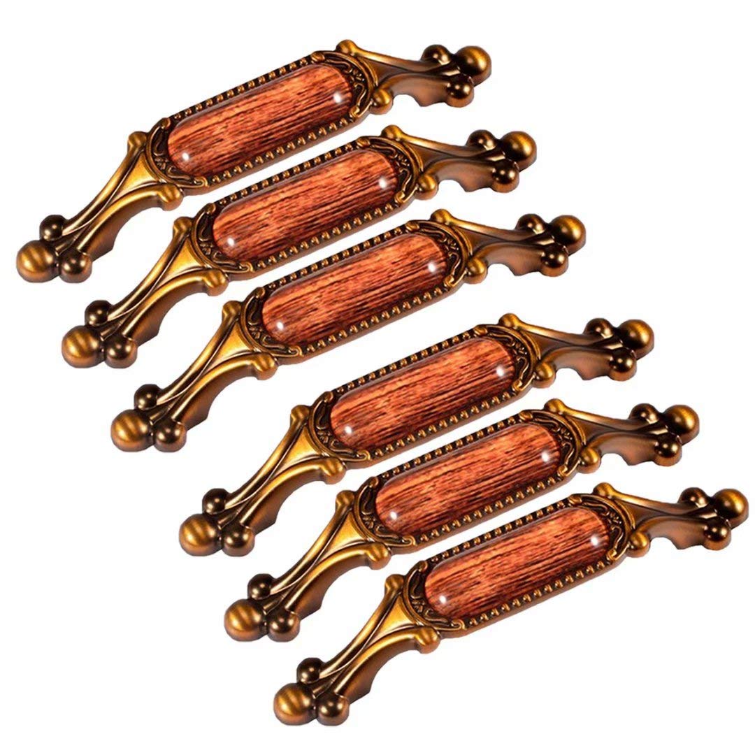 Boutons de porte vintage en cristal pour relooker un meuble de salon