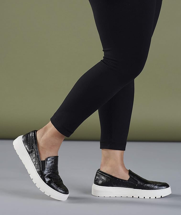 (取寄) バイオニック レディース クララ VIONIC women Klara Navy/White Stripe Amazon.com | Vionic Dinora Women's Platform Slip-on Sneaker Black