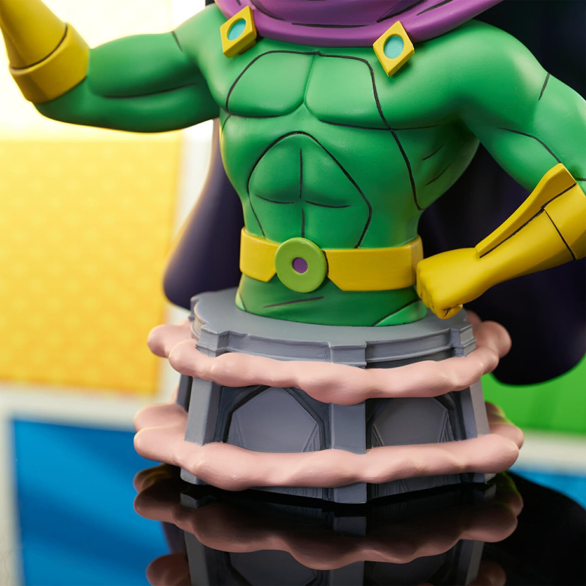 Marvel Animated: Mysterio - Busto de resina a escala 1:7, multicolor, 6 pulgadas 7