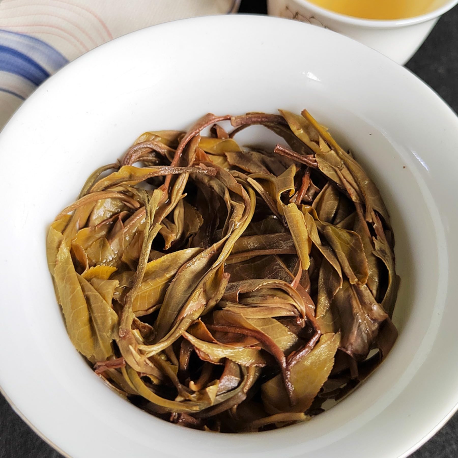 Surowa Herbata Yunnan Stare Drzewo 357g Xigui Herbata Pu 'er, Smak Tradycyjnego Uroku