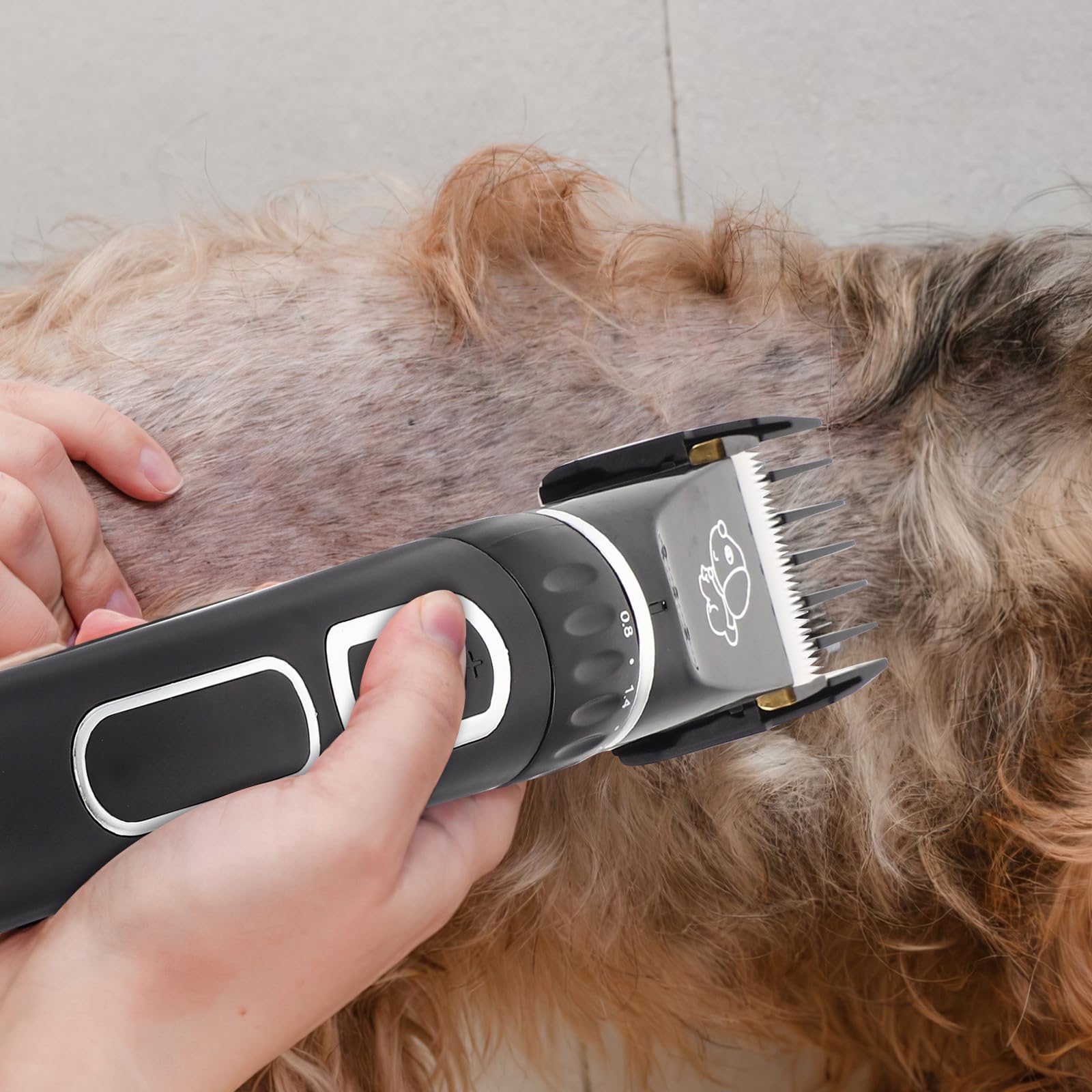 Cortapelos Eléctrico para Perros y Gatos Batería de 2000mah, Diseño Portátil y Cuchillas de Aleación de Titanio para Recorte Fino en Áreas Pequeñas