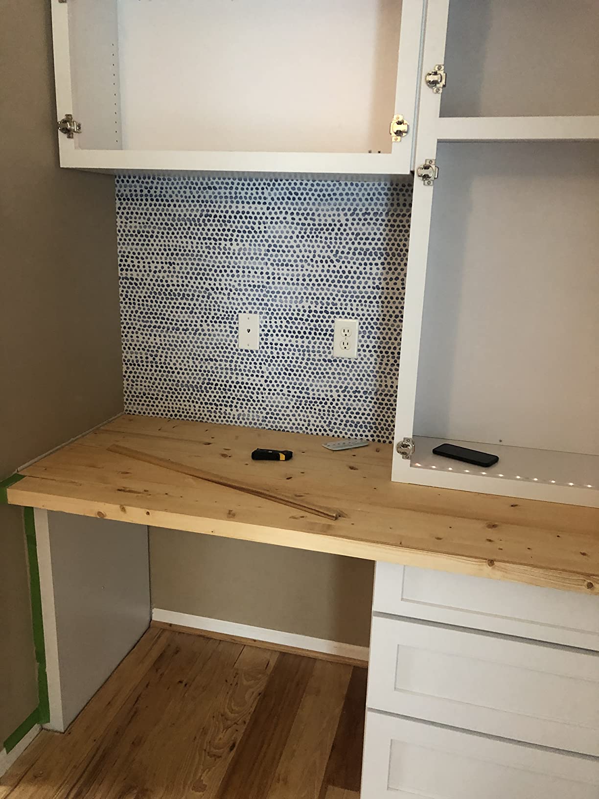 6/mo Finance Tempaper Blue Moon Moire Dots Removable Peel and Stick