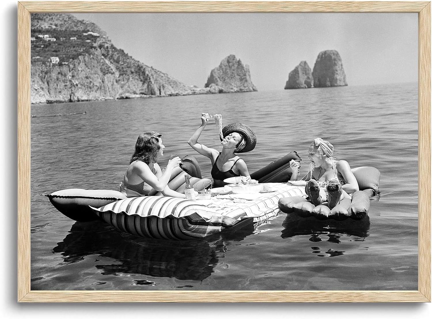 Beach Wall Art Coastal Canvas Art Black and White Wall Decor Pictures Vintage Prints Women Paintings Photography Artwork for Dining Room Bedroom Living Room 12x16in Framed