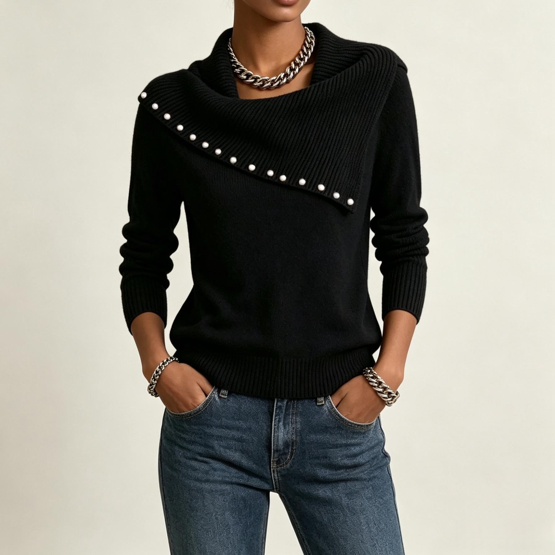Maglione da donna asimmetrico con collo ad anello lavorato a maglia