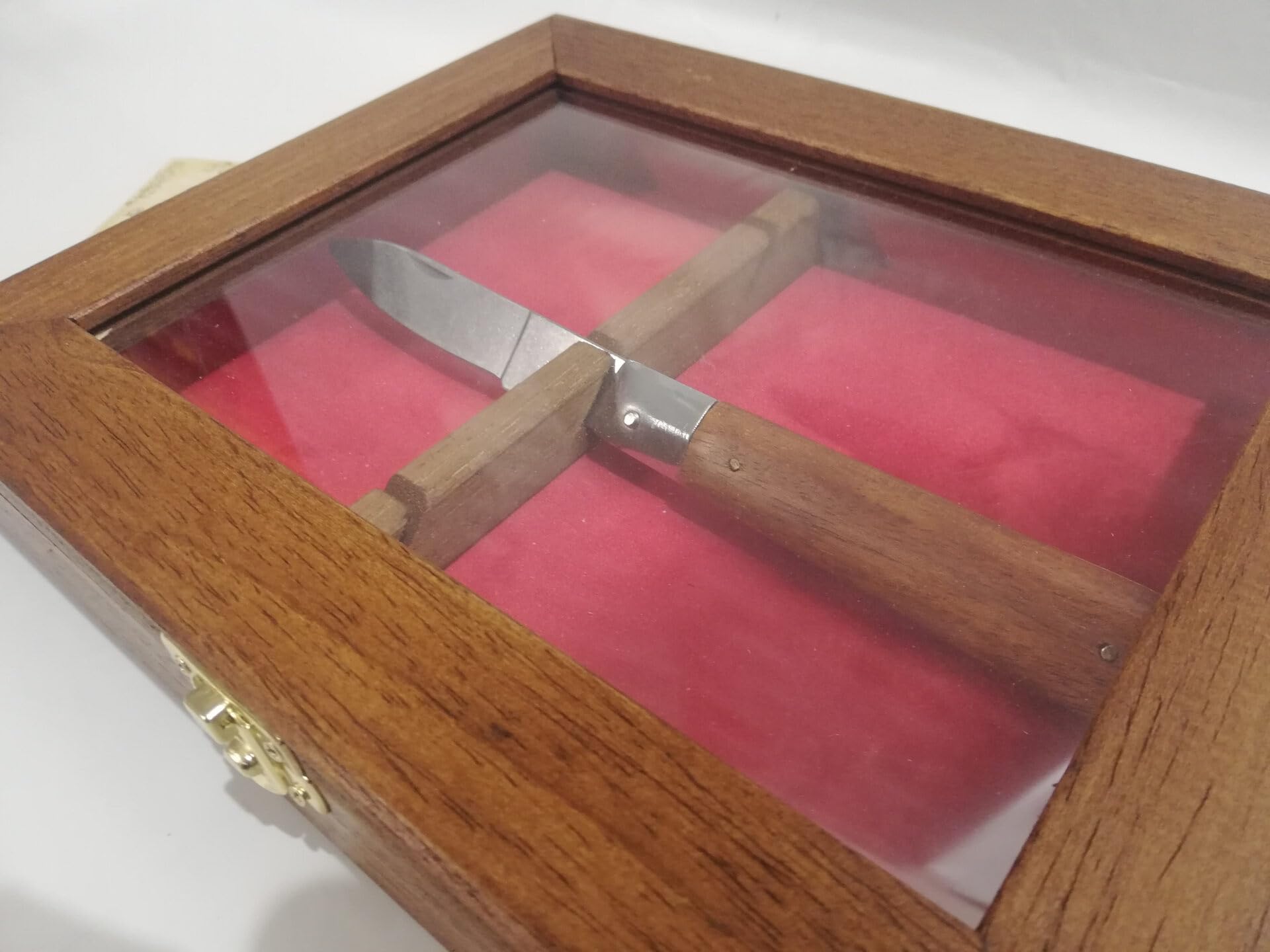 Vitrine en Bois pour Couteaux avec Intérieur en Velours, Coffret de Collection Artisanal avec Gravure Laser, Numéroté avec Certificat d'Authenticité