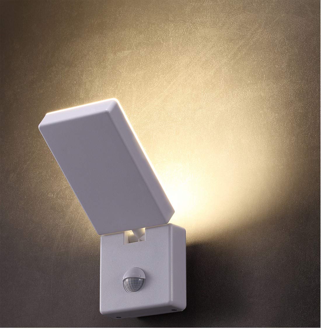 HUBER Lampe Murale LED Avec Détecteur De Mouvement 140° – 20W, 3300lm, IP65 – Blanc – Pour Extérieur Et Intérieur