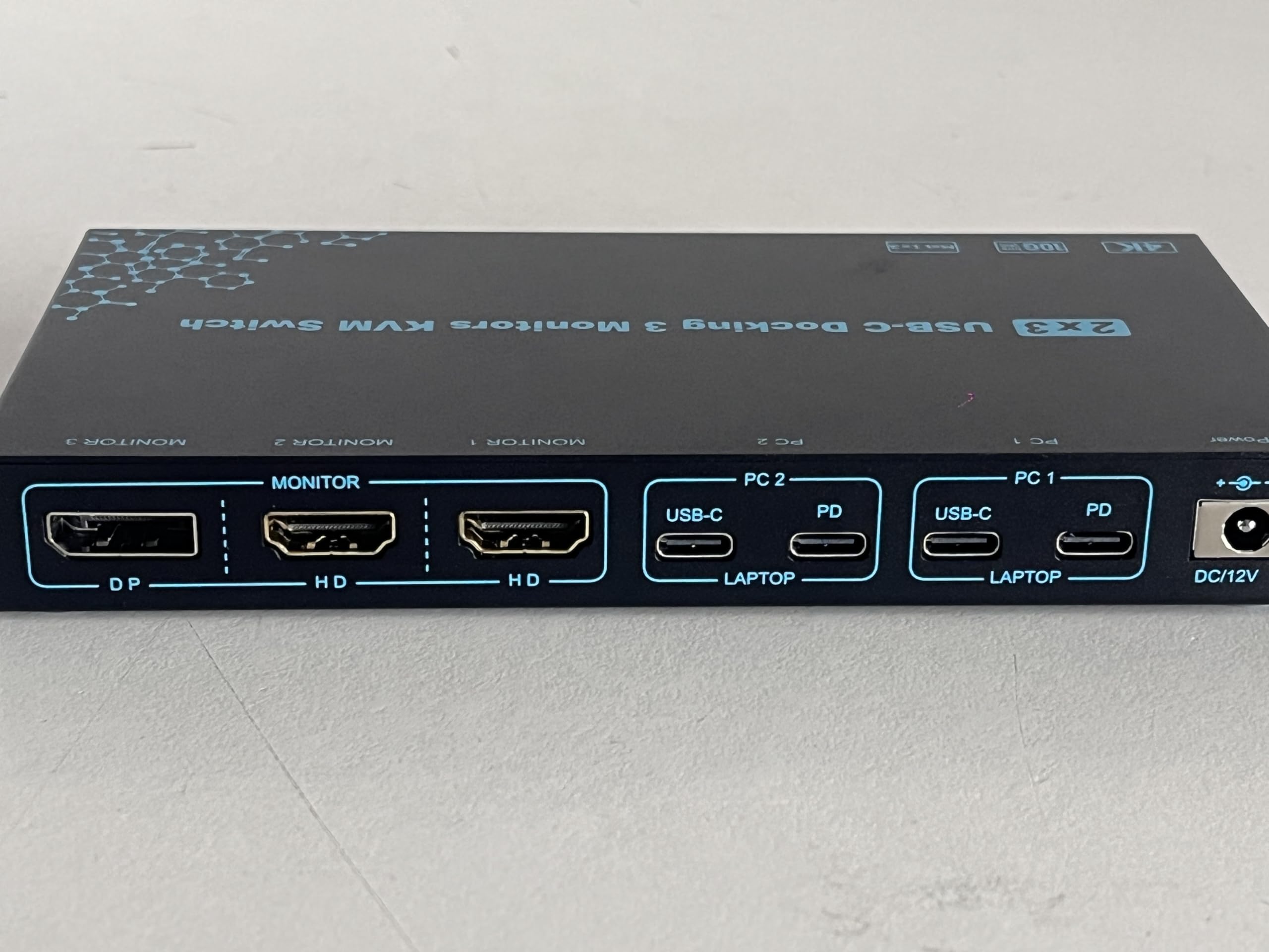 2 Laptops 3 Monitore KVM Switch 2 Port MST Dual USB-C Docking KVM Unterstützung für drei Monitore Max 10 Gbit/s USB-Übertragung Zwei 4K@60Hz- und ein 1080P@60Hz-Videoausgang 100 W PD-Ladefunktion