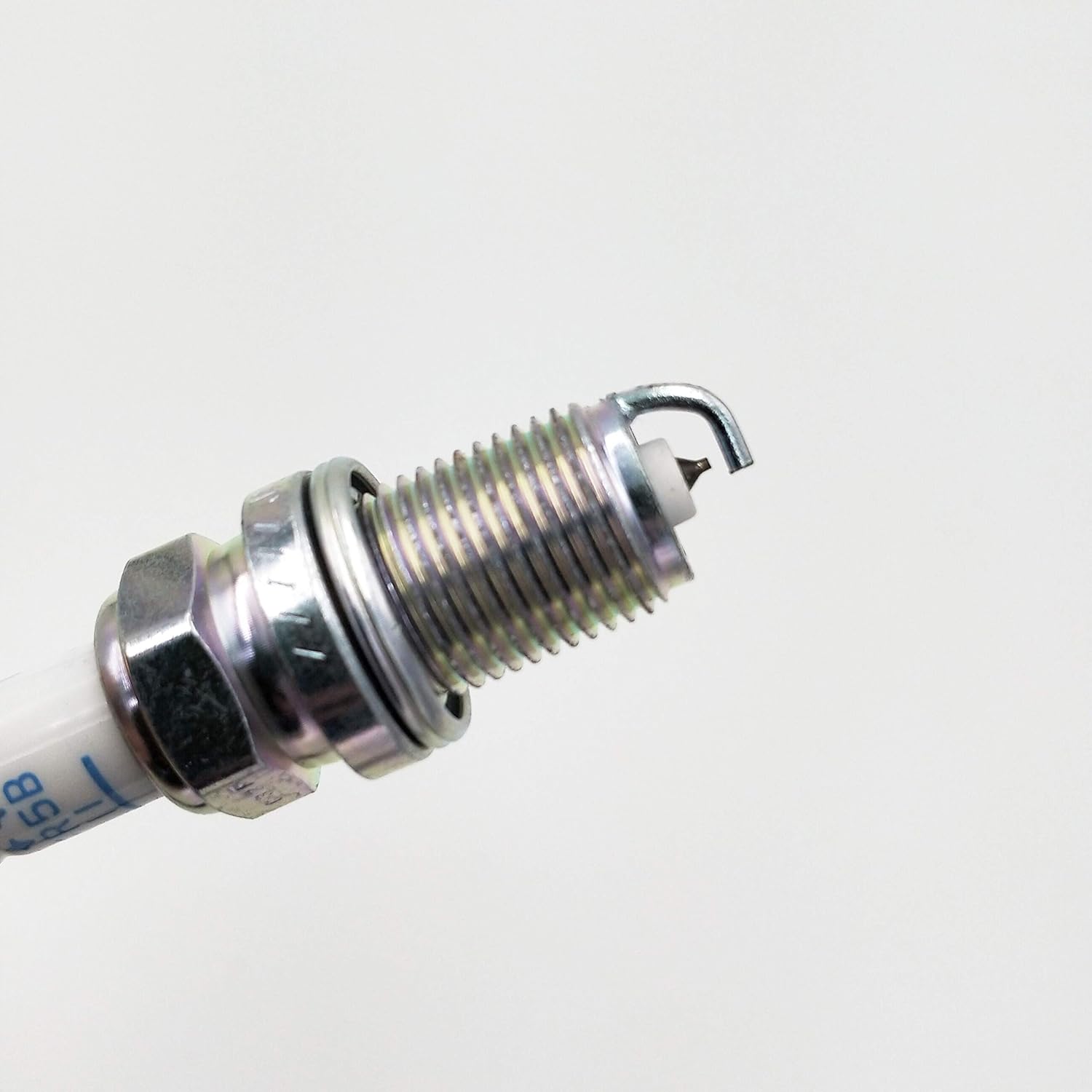 自動車用スパークプラグ 4PCS PFR5B11 22401AA570イリジウムスパークプラグ22401AA570 PFR5B11フ