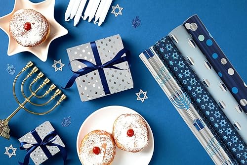 Miniatura 8 de The Dreidel Company Diseño de envoltura de regalo con temática de Hanukkah, rollo de Janucá de 17.5 x 180 pulgadas, hoja de papel de regalo de