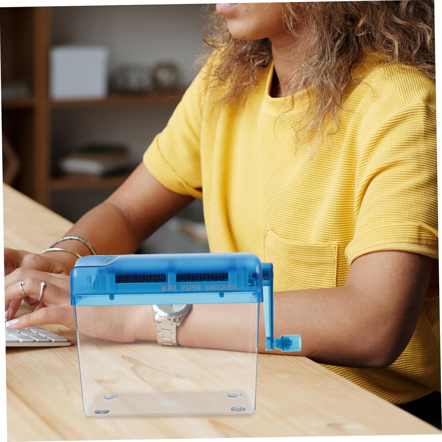 Zerodeko Mini A6 Manual Paper Shredder Desktop Hand Operated Document Cutter Portable Office and Home Use