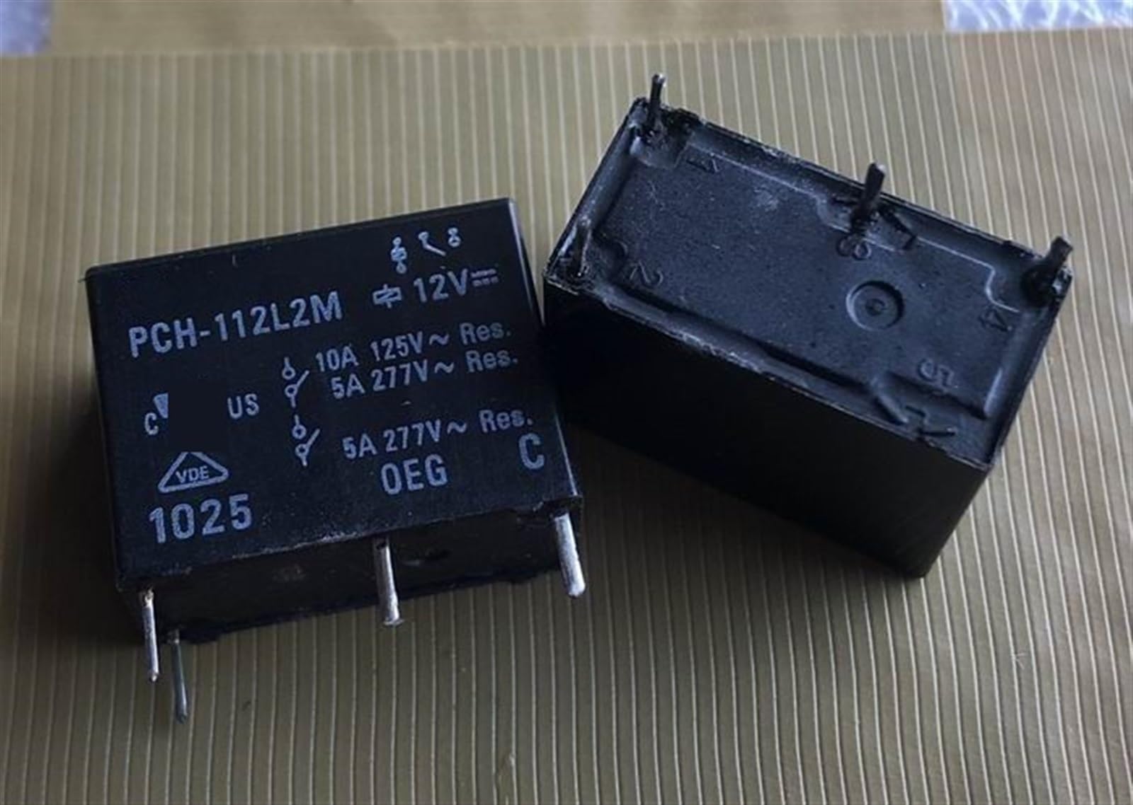 Relais 4 broches miniature PCH-124L2M 24V à haute performance - 3