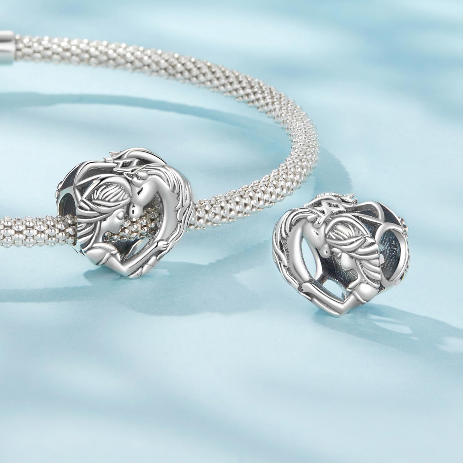 Ciondolo Cavallo con Cuore per Ragazze Argento 925，Charme Cavallo e Ragazza a Cuore，Charm Bracciali Europei，Regalo Natale per Figlia, Madre o Amanti degli Animali