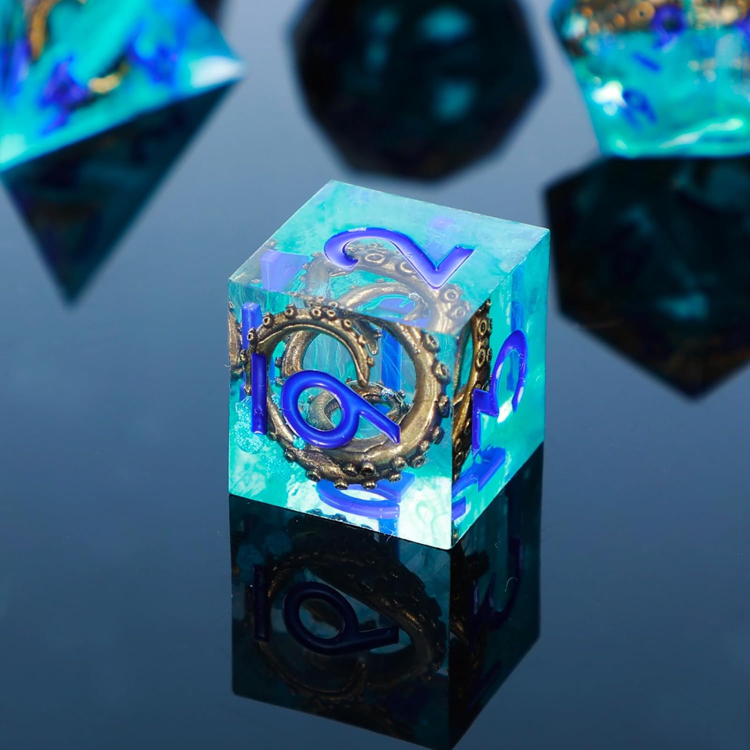 Polyhedral Metal and Resin Dice Set, 7 Pieces D&D RPG Dice with Box, Sharp Edge Octopus Tentacle Design, Fantasy Theme, for Tabletop Gamers, 14 Years and Up (Blue)