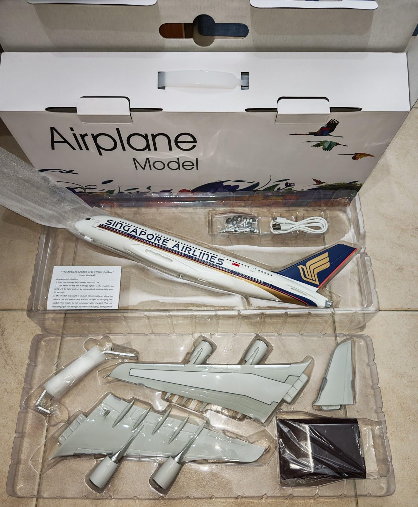 Singapore Airlines (SIA, SQ) AirBus A380 Airplane Model (1:160