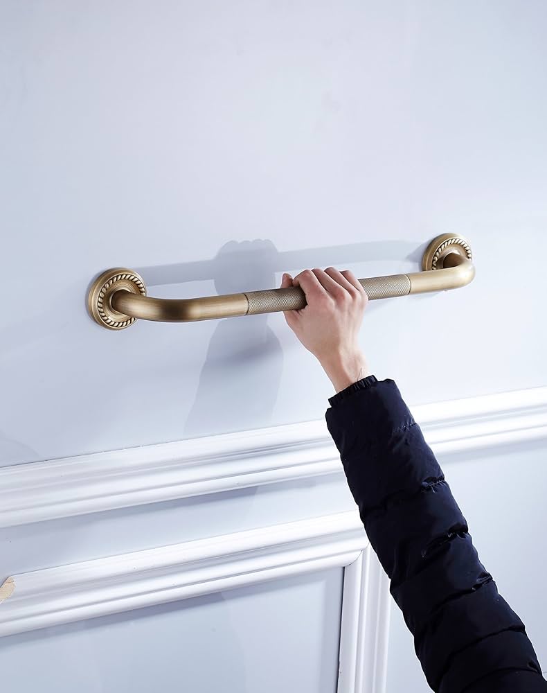 アンティーク　木製　手桶　黄色 アンティーク 木製 手桶 黄色 金具製持ち手付きの昔懐かしい木桶