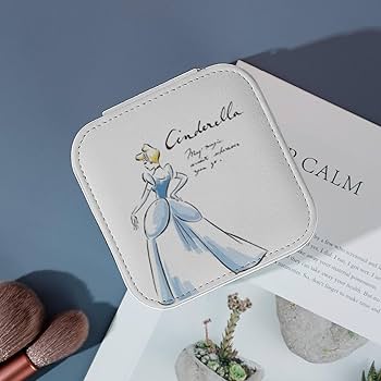 Amazon｜シンデレラ ジュエリーボックス アクセサリーケース 収納