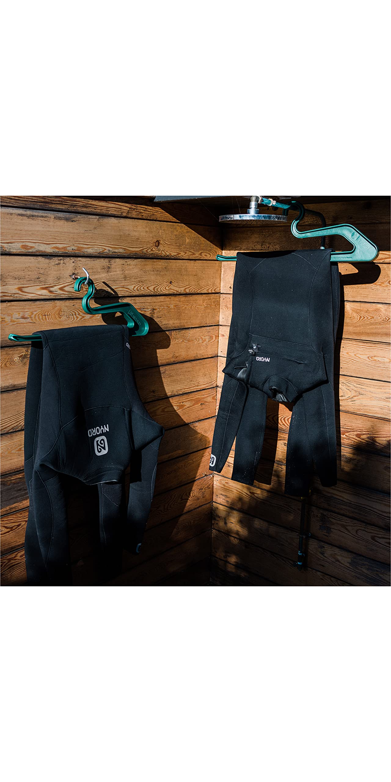 Nyord Aufhänger für Neoprenanzüge - Recycelter Ozean-Kunststoff - Perfekt für Neoprenanzüge, Wasserwesten Sports, Schwimmwes