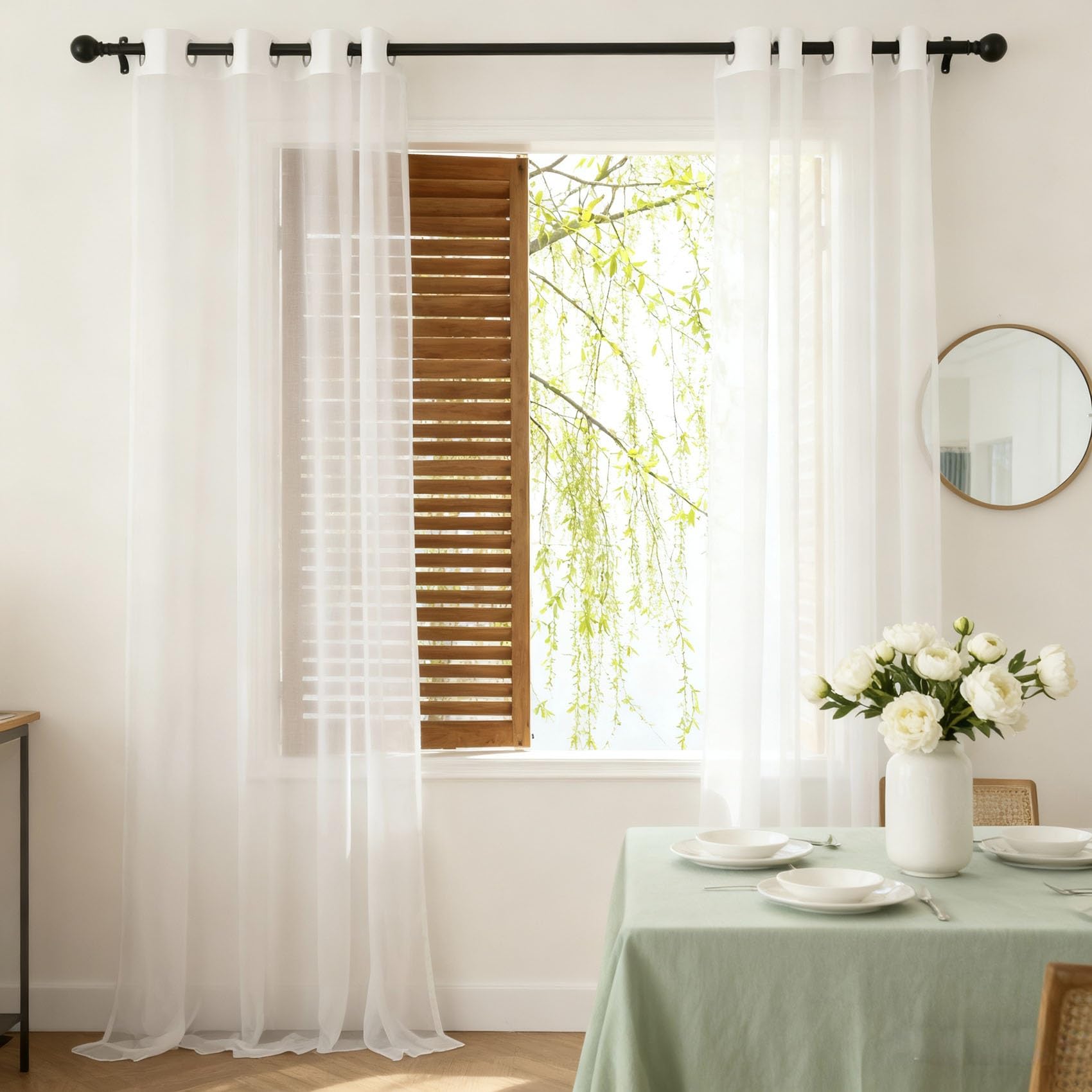Rideaux voilage pour chambre et salon baignés de lumière