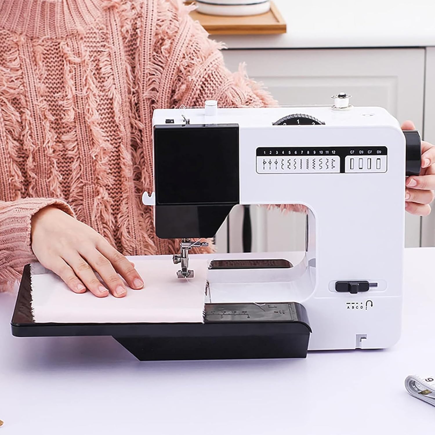 Beginner and Advanced Industrial Sewing Machine, Multifunctional Portable Embroidery with 38 Stitches, Heavy Duty Portable Embroidery Machine, You Can DIY Handbags, Clothes, Curtains