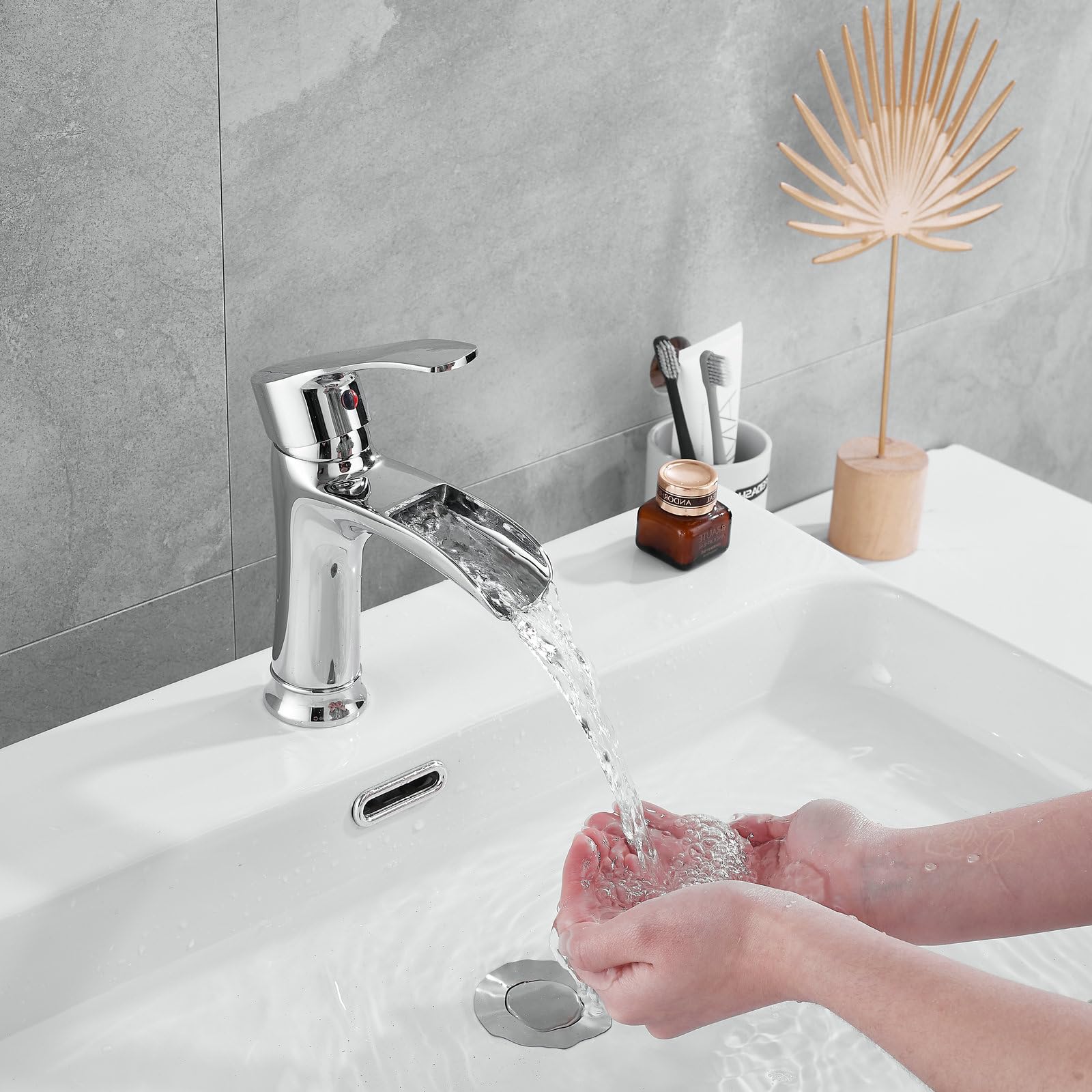 SHUNLI Robinet Salle de Bain Chromé, Mitigeur de Lavabo Cascade, Robinet Lavabo Design Elégant Robinetterie en Laiton (Chromé)