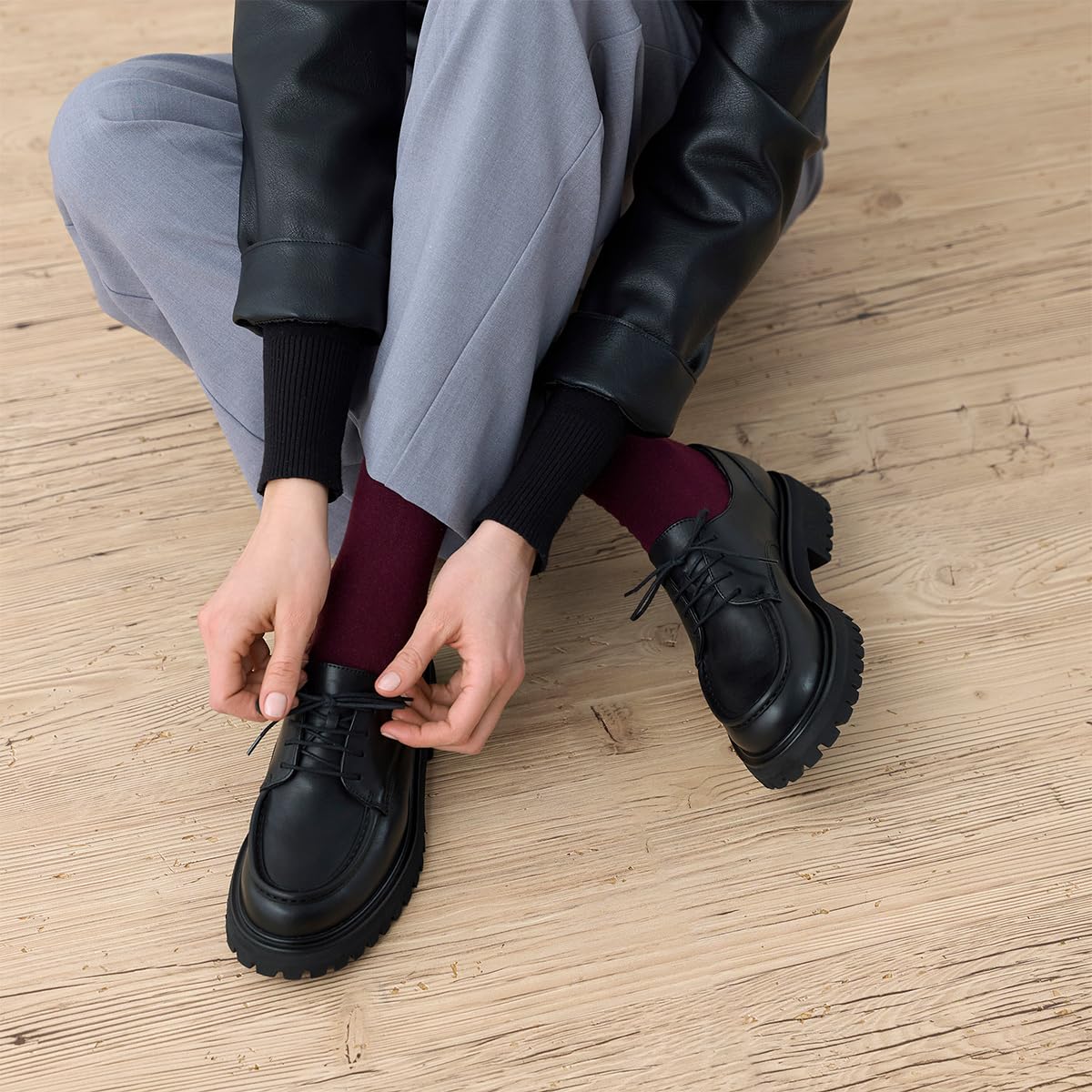 Paul Green Damskie buty sznurowane 1237-008 w kolorze czarnym gładka skóra
