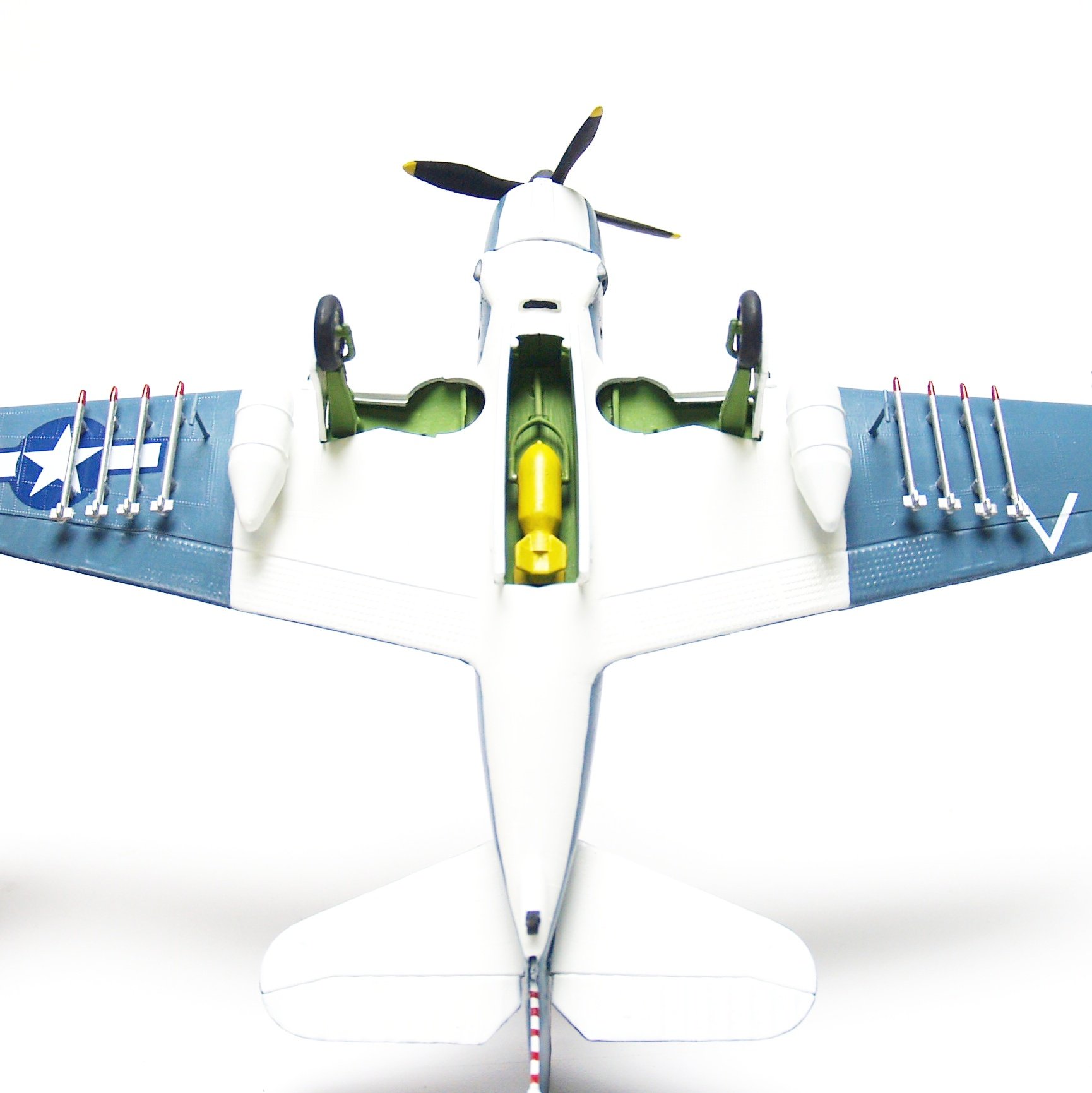 Amazon | エアフィックス 1/72 カーチスSB2Cヘルダイバー プラモデル