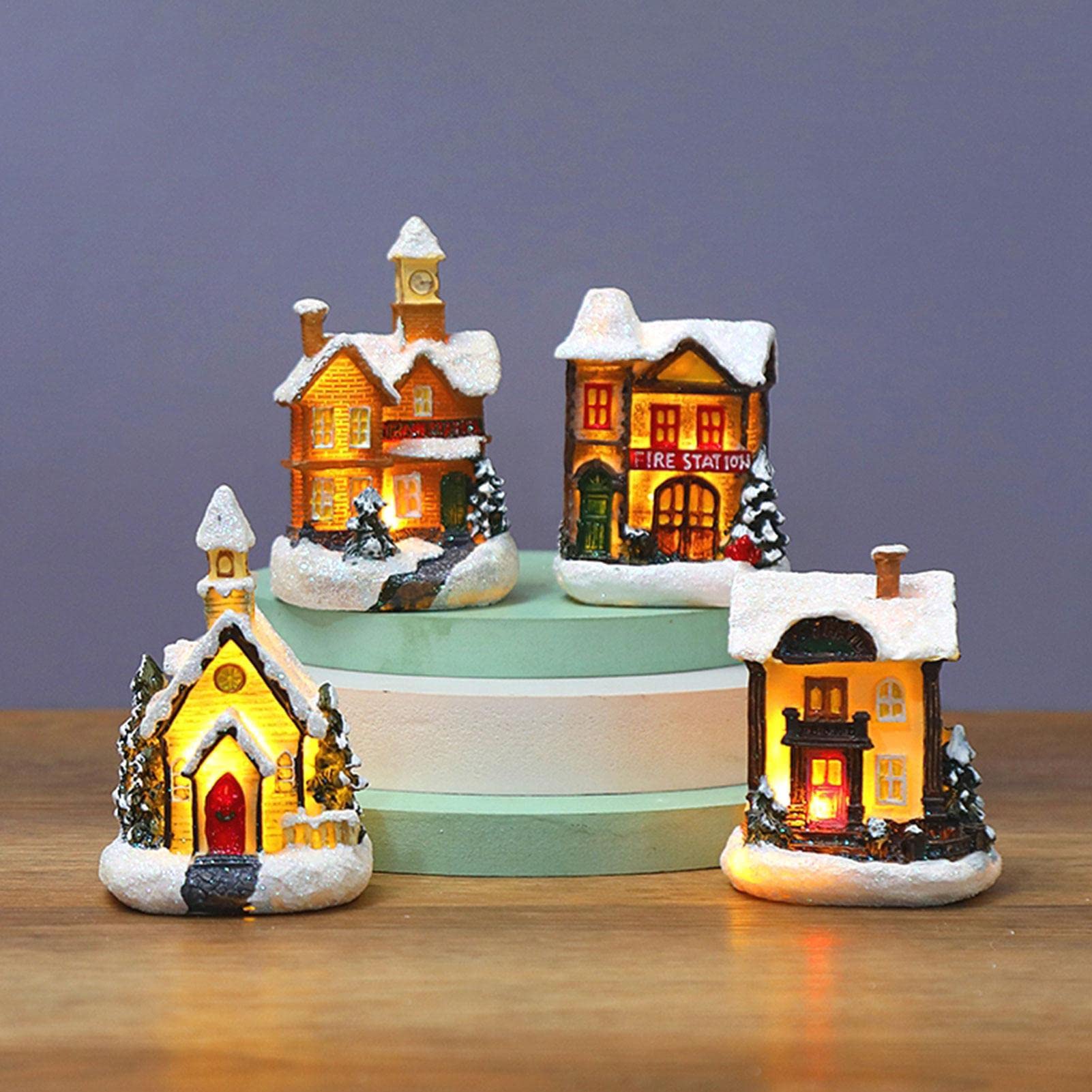 クリスマス村 オーナメント Amazon.co.jp: クリスマスの村のセット、LEDライト付きの樹脂の