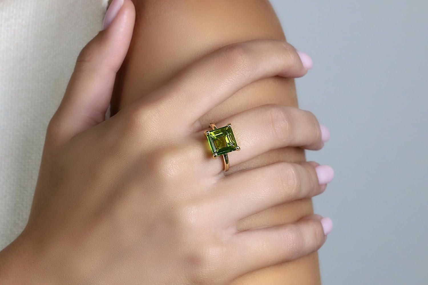 Square Peridot Ring - Charming Custom Rings for Women - August Birthstone Jewelry, Unique Engagement Ring, Stylish Fashion Ring - Artisan-made Engravable Rings - Image 4