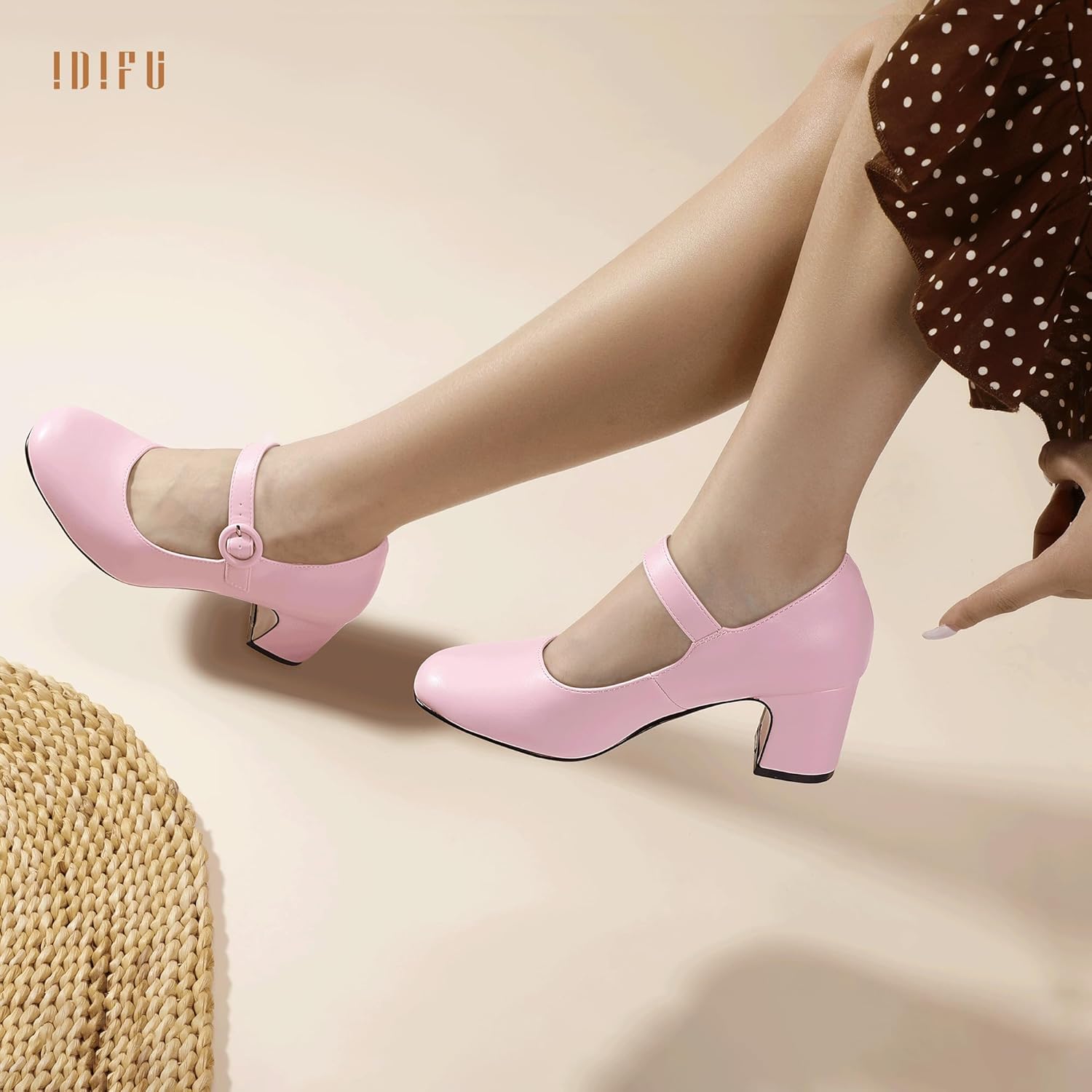 IDIFU IN3 Mary Jane Pumps Closed Toe Low Short Chunky Block Dress Shoes for Women Wedding Bridal Flight Attendant Heels Formal Cute Round Toe Vintage Small Thick Pumps Heels with Round Buckle