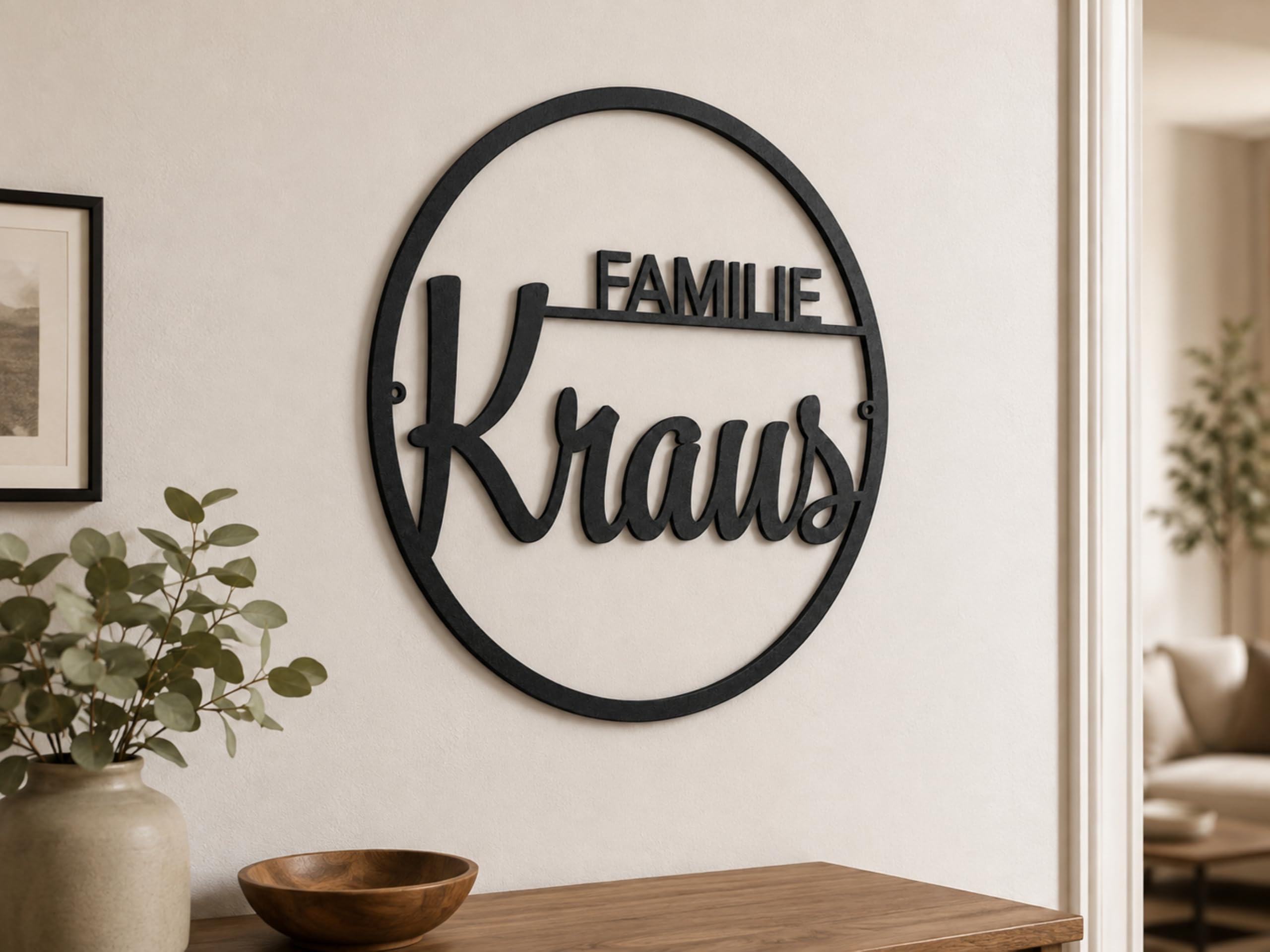 Personalisierter Türkranz aus Metall mit Familiennamen für Wand | Mit individuellem Nachnamen, Aufhängelöchern sowie mehreren Größen und Farben für den Innen- und Außenbereich (Design 1)