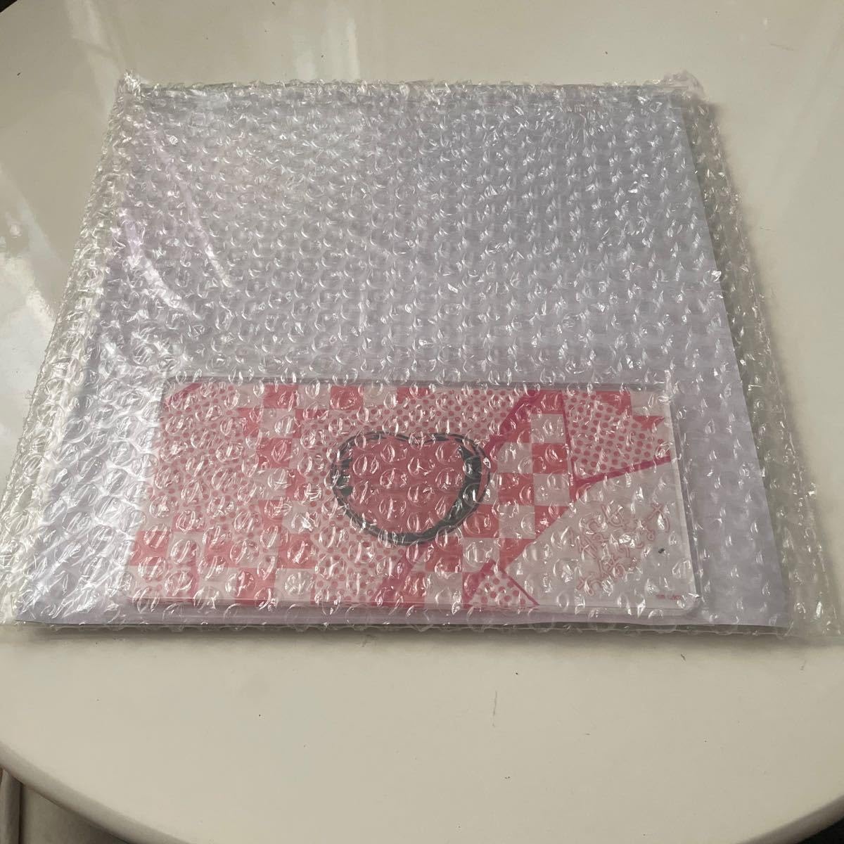 Amazon.co.jp: 彼女、お借りします UGCアパレルコラボ アクリル