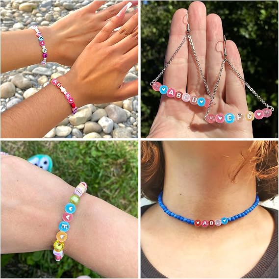 700pcs Acrylic Letter Beads 7mm Flat Round Disc Coin Alphabet Beads Heart Pony Beads for Friendship Bracelet Necklace Jewelry Making, Golden