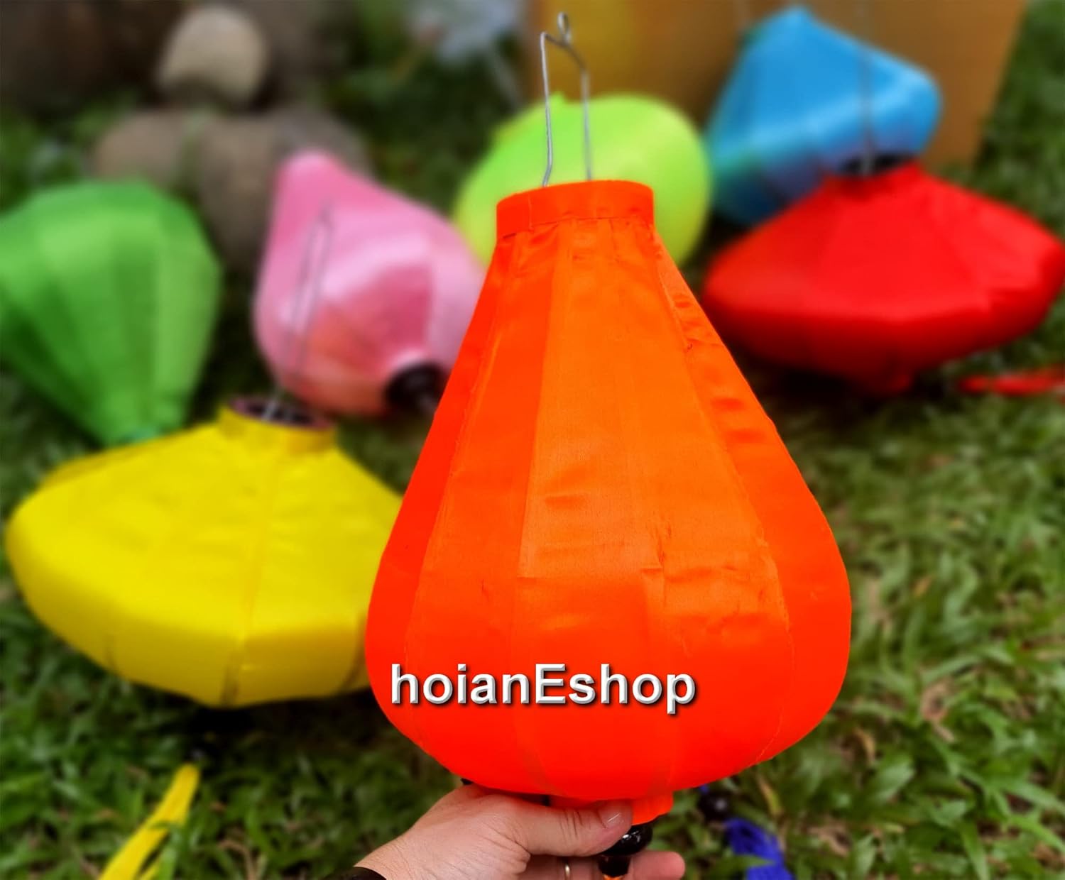 Set 8 pcs hoi an Silk Lanterns 16'' for Outdoor Wedding Decoration - Plain Fabric for Outdoor Garden Hanging - Wholesale Vietnam Silk Lanterns