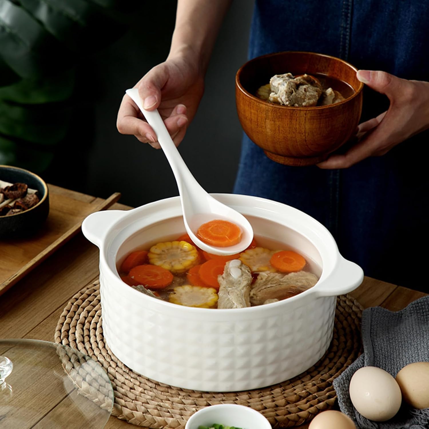 Ceramic Soup Tureen with Glass Lid, Large Capacity Serving Soup Bowl with Spoon, White Porcelain Round Soup Bowls with Gold Design Round Bowl for Home Kitchen Restaurant,White