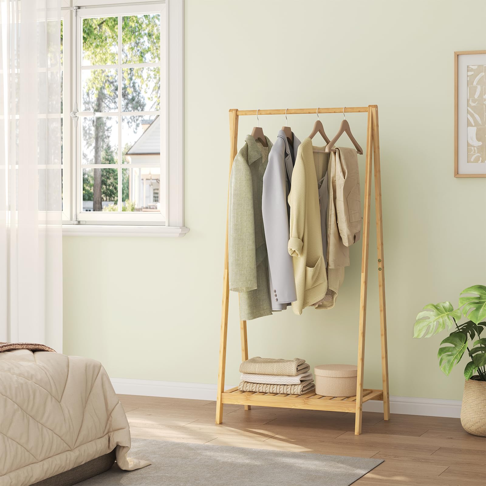 WOLTU Porte-Manteau en Bambou, Portant à Vêtements sur Pied avec Étagère Inférieure, Penderie Ouverte avec Barre de Suspension, pour Entrée, Chambre, 60x37,5x121 cm