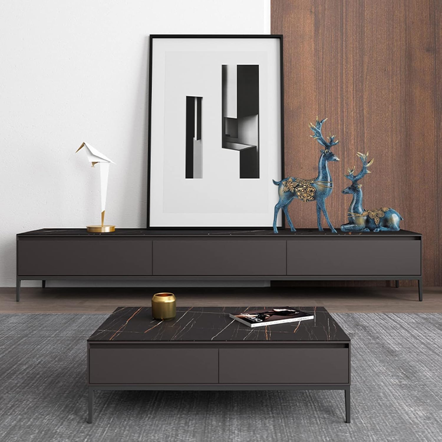 2 figuras de reno de Navidad, esculturas de reno de resina de pie y sentado para centros de mesa de Navidad, suministros de decoración del hogar de vacaciones (azul, talla única)