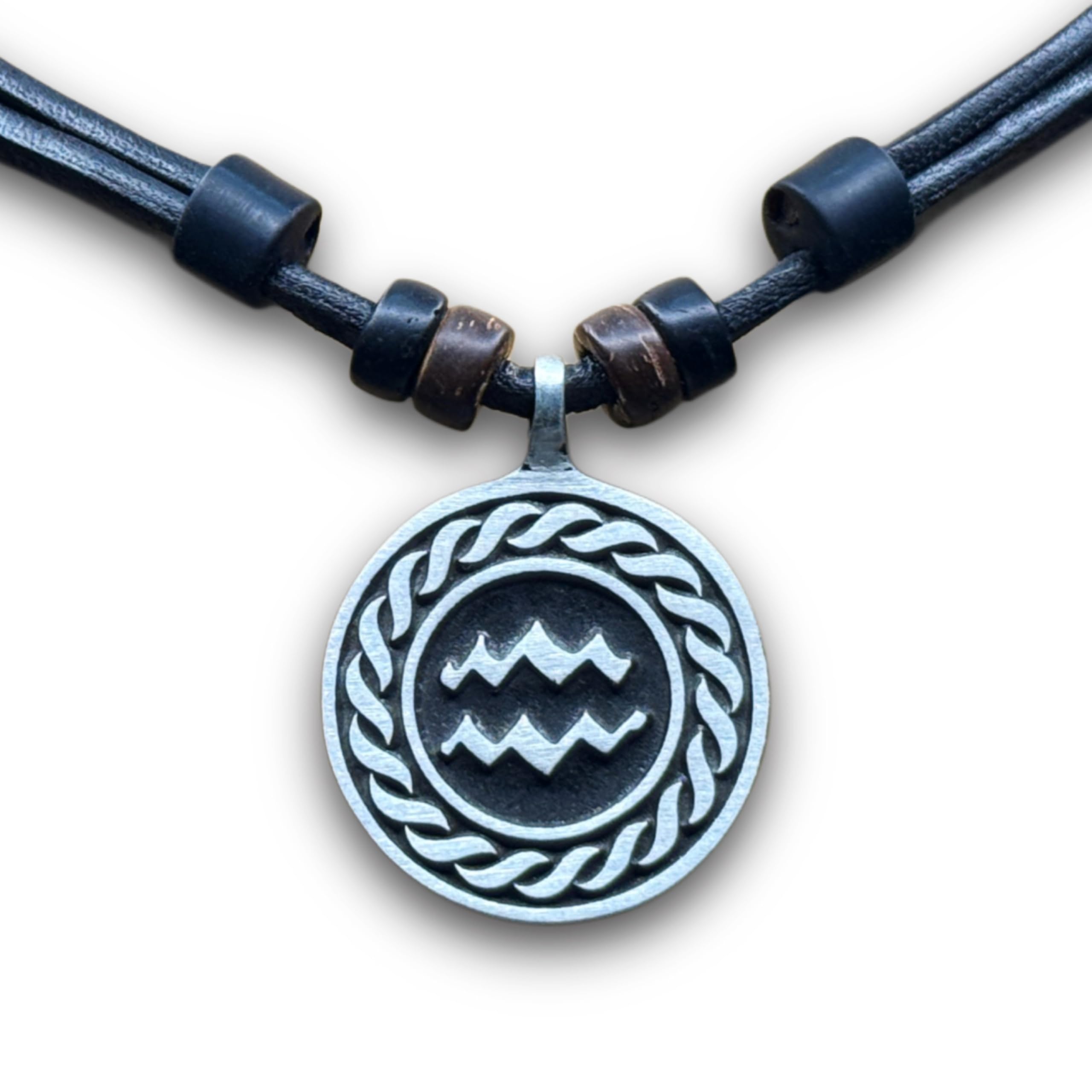 HANA LIMA Sternzeichen Tierkreiszeichen an verstellbarer Lederkette Halskette Surferkette Horoskop (L - Wassermann / 21. Januar - 19. Februar)
